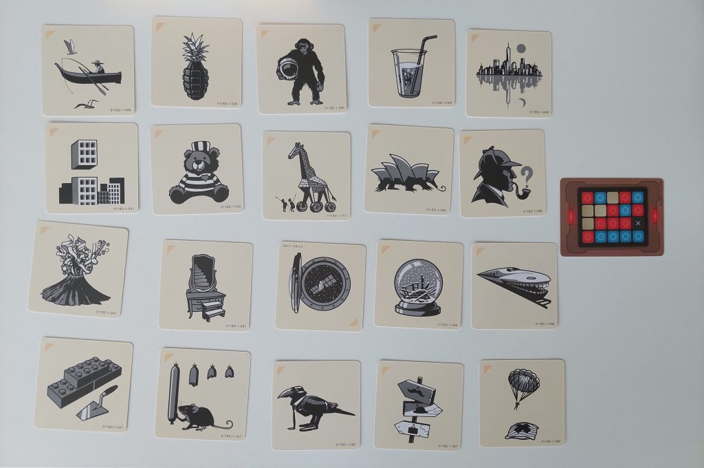 Codenames: Pictures setup example